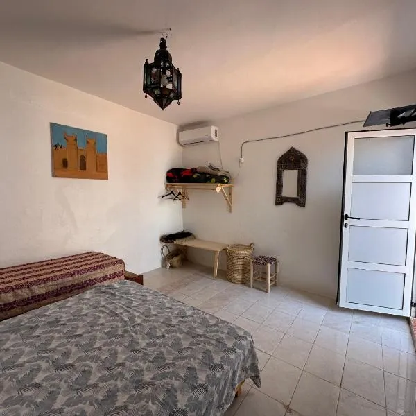 Amazigh beach house，位于纳祖尔的酒店