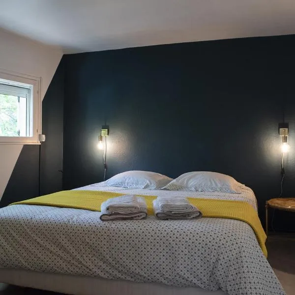 La Villa Plaisance - maison et Chambres d hôtes à proximité de Châteaneuf-du-Pape, hotel v destinaci Bédarrides