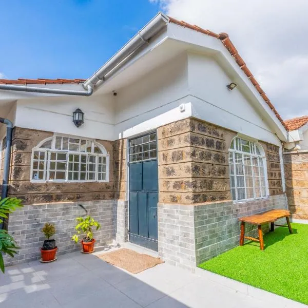 Perfect 2BR Airport Layover Transit Accommodation - High Speed WiFi 30mbps, hotel in Nairobi