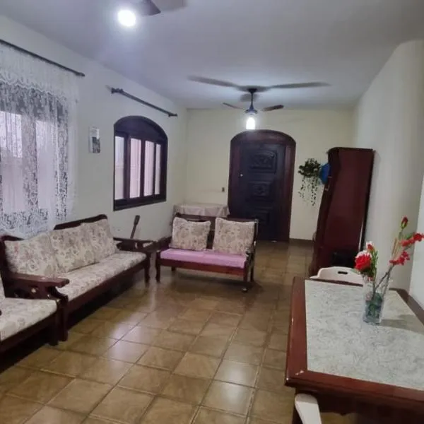 Casa na praia das Astúrias, hotel v destinaci Guarujá