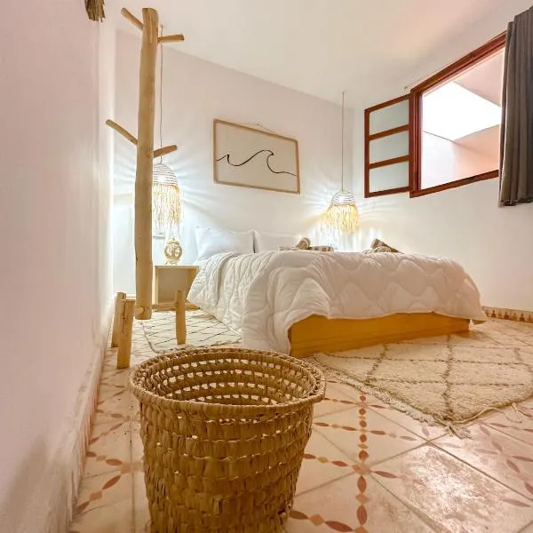 Eco Bay Surf House, hótel í Agadir