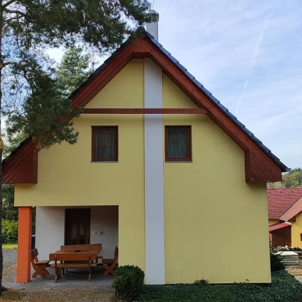 Resort Koloděje-žlutý dům, מלון בצ'סקה בודיוביצה