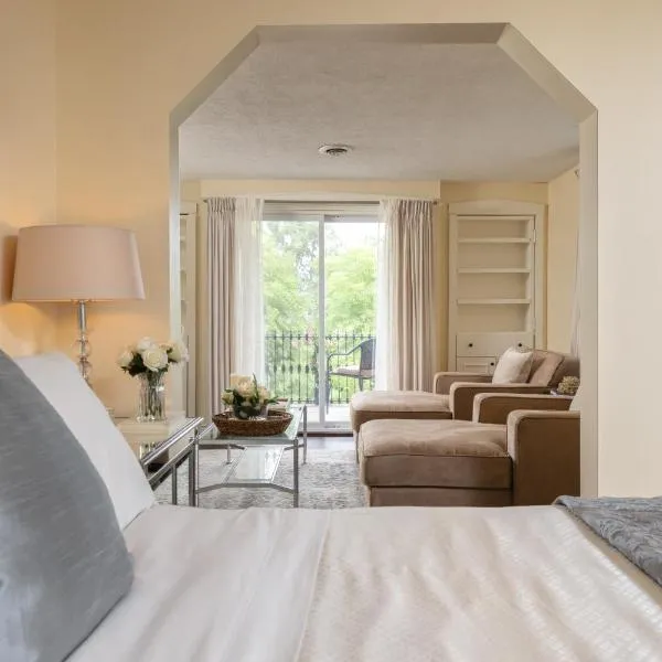 Hummingbird Haven Bed & Breakfast Luxury Suite With Terrace & Seasonal Lake Views Located in Historic Old Town Niagara-On-The-Lake, hotel v destinaci Niagara on the Lake
