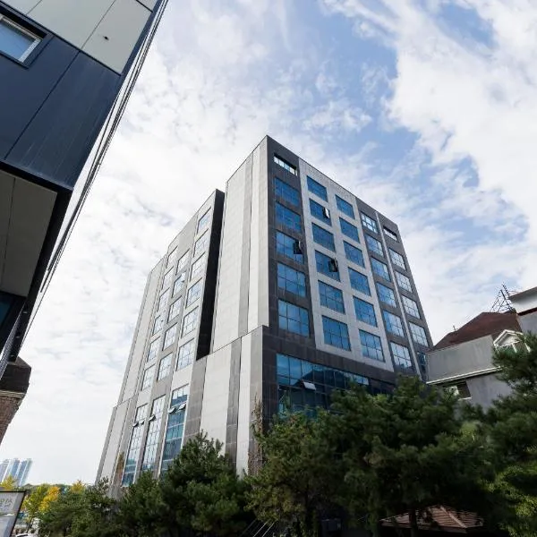 Browndot Hotel Incheon Songdo, hotel u gradu Inčeon