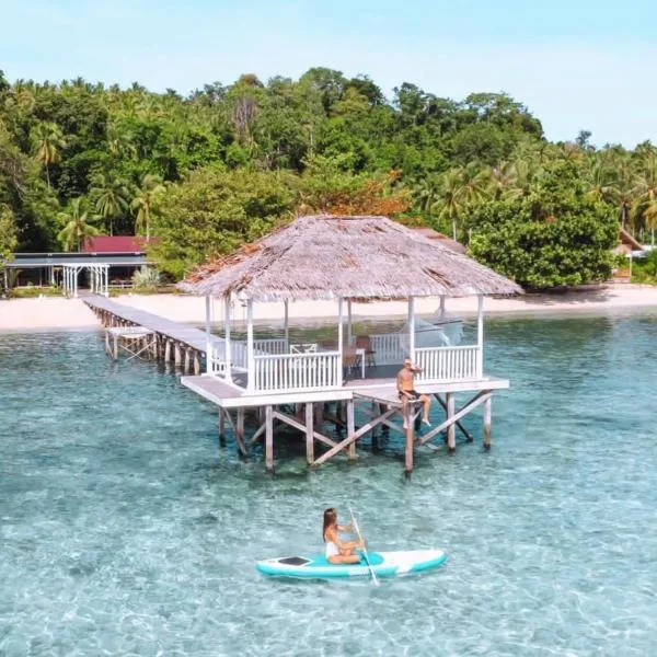 Reconnect - Private Island Resort & Dive Center Togean - Buka Buka Island, hotel in Ampana