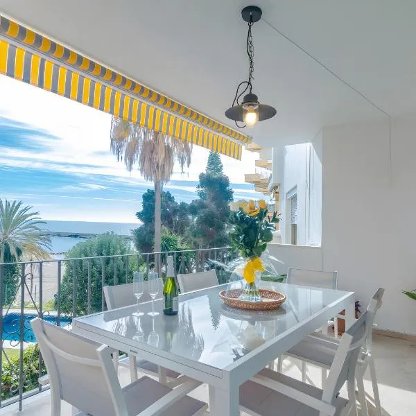 Large Apartment Marbella del Mar, hotel v destinaci Marbella