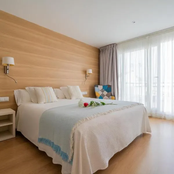 Hostal Menurka, hotel v destinaci Ciutadella