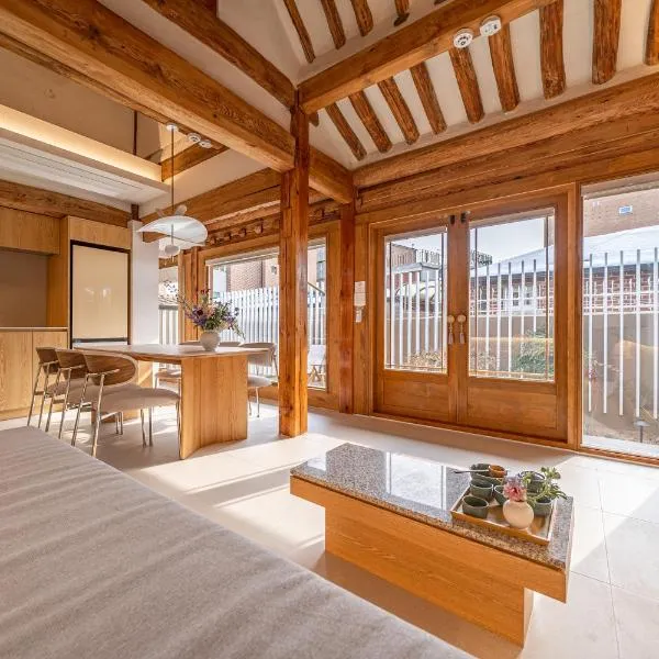 Seoul Premium Hanok MemoryStay Hyoja, hotel a Seul