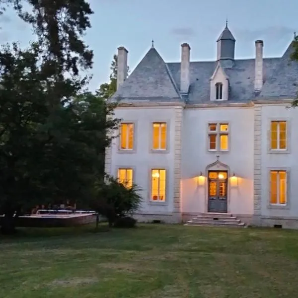 B&B Chateau La Séchère, hotel v destinaci Usson-du-Poitou