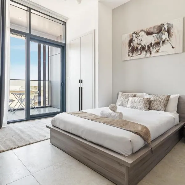 Boutique Studio Experience In Dynamic Dubailand, hotel in Dubai