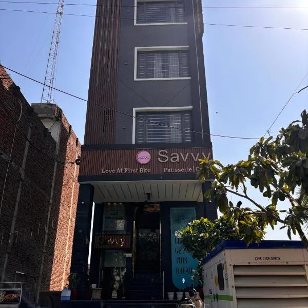 Anushangi Hotel, hotel v destinaci Hisār