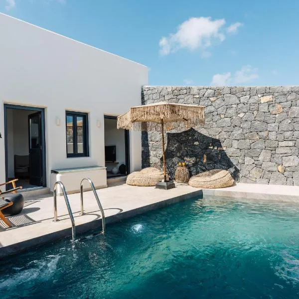 Erthā Suites with private pools，弗通的飯店