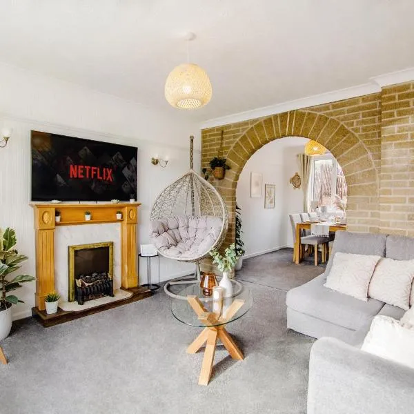 Serene Boho Retreat: White Oak Charm House 7ppl, hotel v destinaci Sheffield