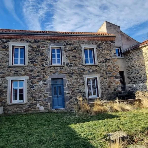 Les Chardonnerets - Jardin - Campagne, hotel a Blesle