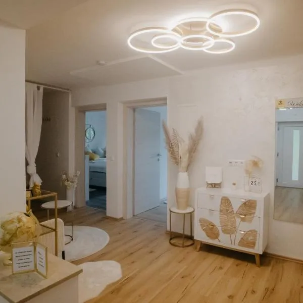 Ferienwohnung De luxe Kramer, hotel v destinaci Sattendorf