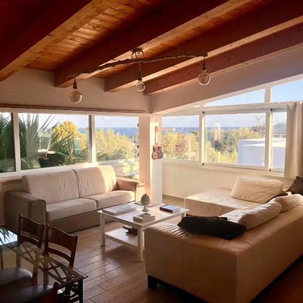 The Blue Window - Apartment - 300m from sea, hotel v destinaci Augusta
