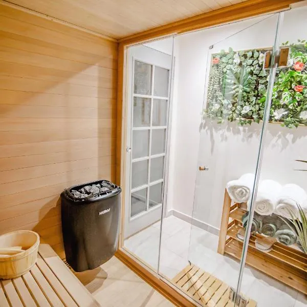Modern Central Luxury Home with Hot Tub Sauna 12PPL, hotel in Sheffield