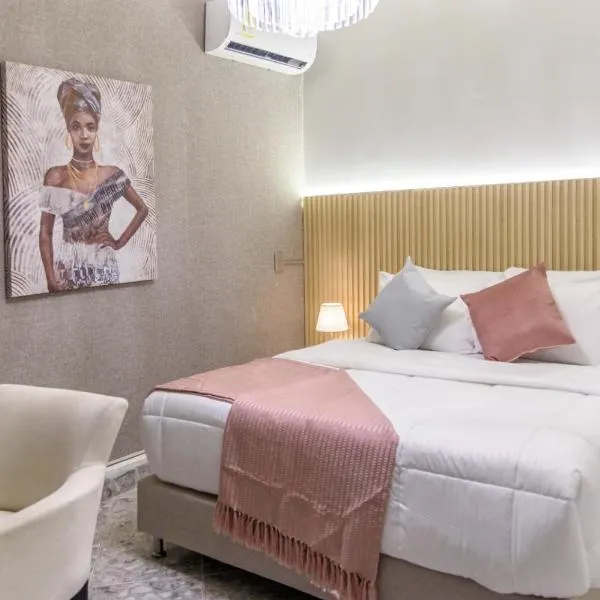 Hotel Hola Medellín，位于麦德林的酒店