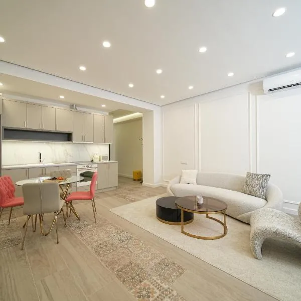 Luxury 2-bedroom apartment in the center by Sweet Home, Hotel in Jerewan