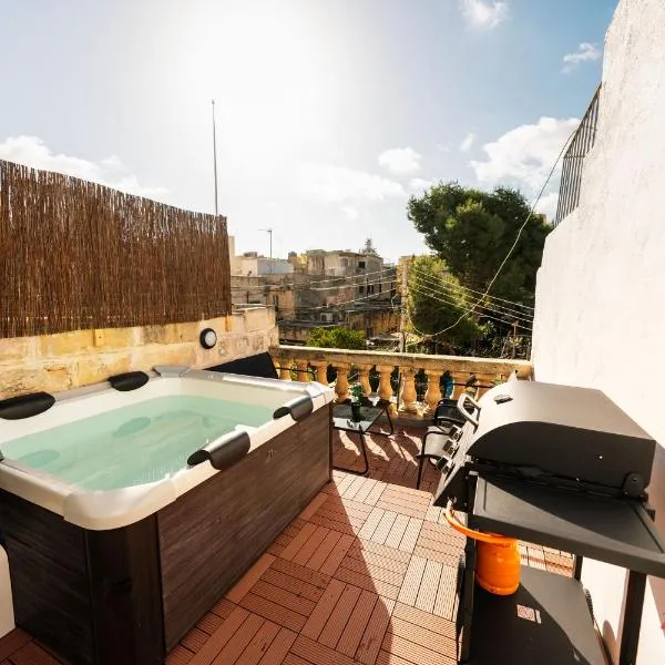 Charming Village Escape with Jacuzzi & Games Room, готель у місті Рабат