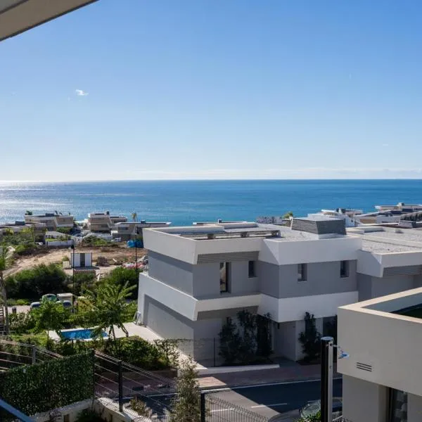 Beautiful Modern Town House - EDEN RESORT, hotel v destinaci Mijas Costa