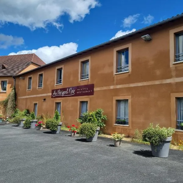 Au Périgord Noir – hotel w mieście Hautefort