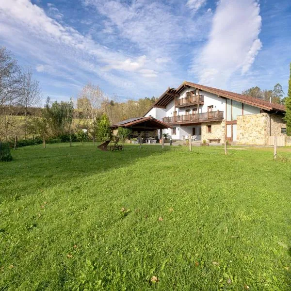 Casa Rural Errota-Barri, hotel in Larrauri