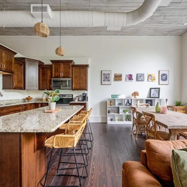 Relaxing Downtown Loft in the Heart of Macon, hotel in Macon