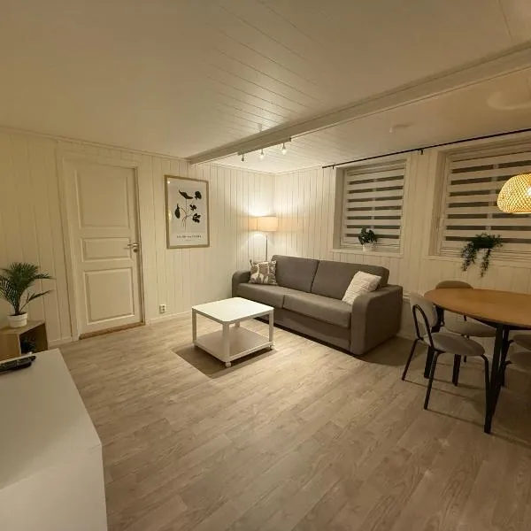 Cozy Apartment in the Harbour of Jørpeland, hotel in Jørpeland