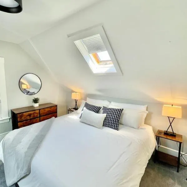 Downtown Portsmouth 2 Bedroom 2 King Beds, hotel v destinácii Portsmouth