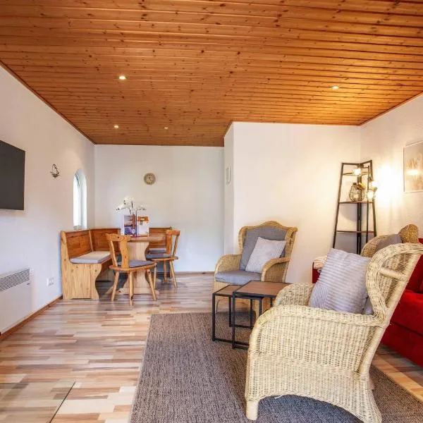 Ferienhaus MöwenNest mit Garten und Kamin, hotel in Silz