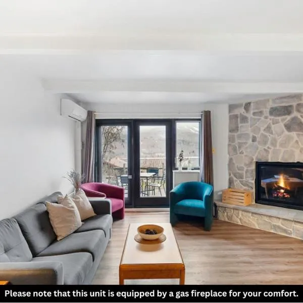 Cottage Vibe Condo with Views of Mont-Tremblant, готель у місті Мон-Трамблан