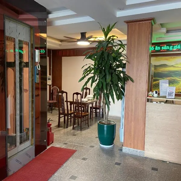 Hong Ha Airport Hotel、Thach Loiのホテル