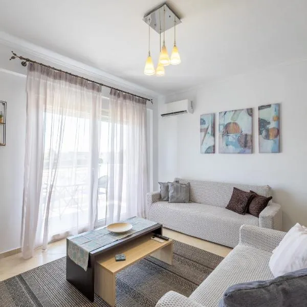 Tranquil Getaway by InFox Suites, khách sạn ở Afitos