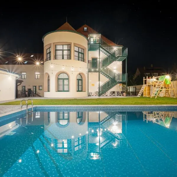Residence Barrique Valtice - private wellness, hotel ve Valticích