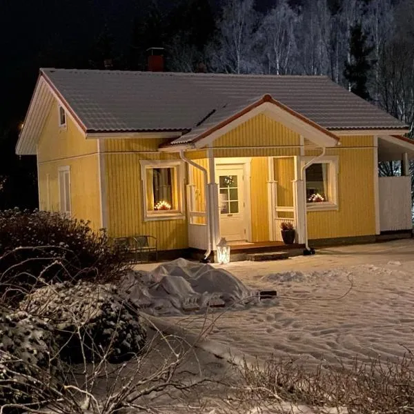 Talo Merikarvian keskustassa lähellä Merta!, hotel in Merikarvia