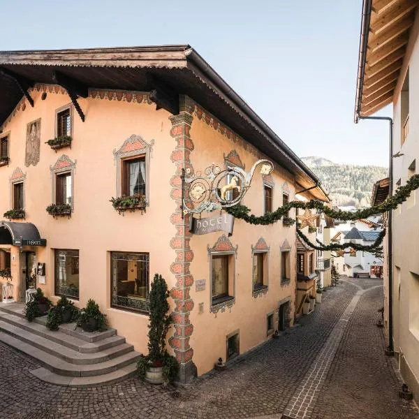 Hotel Cavallino D'Oro Bed&Breakfast, hotel v destinaci Castelrotto