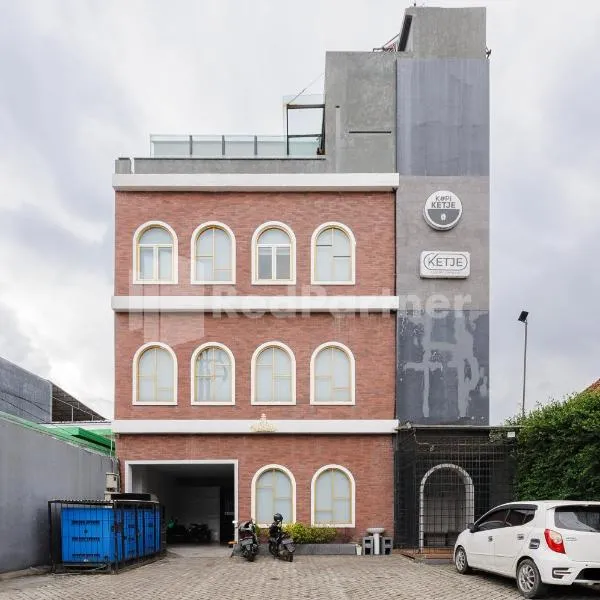 Ketje Luxury Capsule Mitra RedDoorz, hotell sihtkohas Lampung