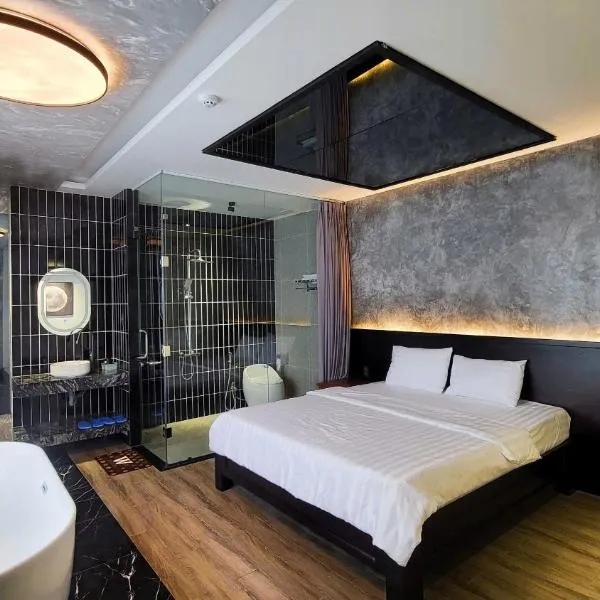 Rumi Hotel, hotel di Bien Hoa