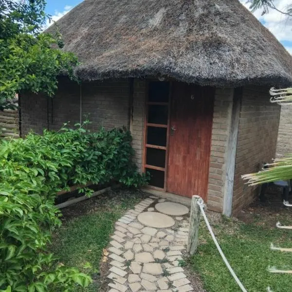 Corner House Cottages, hotel v destinaci Groutfontein