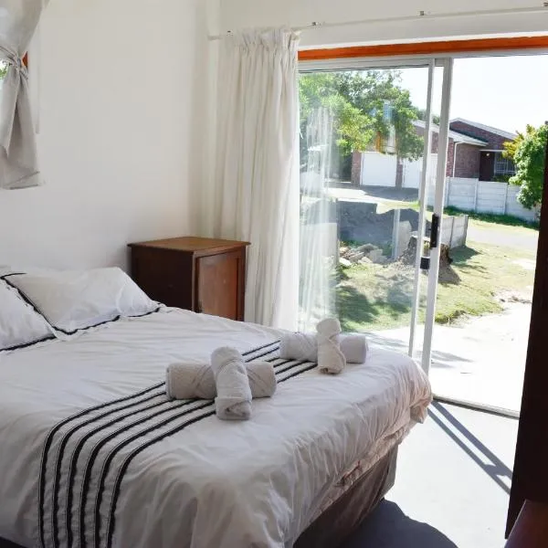 Viesnīca Pikkewyntjie by die See pilsētā De Kelders