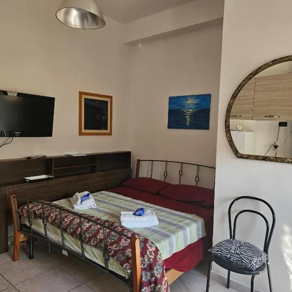 Monolocale Agesidamo, hotel v destinácii Locri