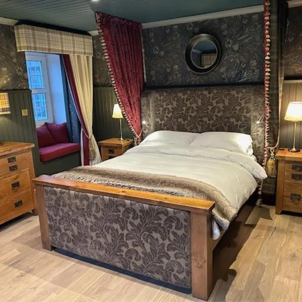 Stunning country home with Hot Tub and Sauna, hotel in Strachur