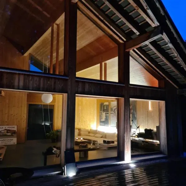 Grand Chalet d'Architecte, hotel v destinaci Saint-Cergue