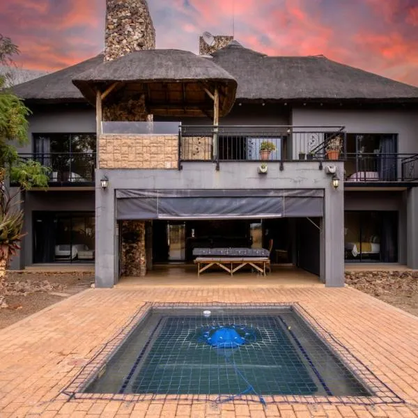 Zebula Golf and Wildlife Estate - The Milkyway Pax 12 - Moi Signature Luxury villa, khách sạn ở Mabula