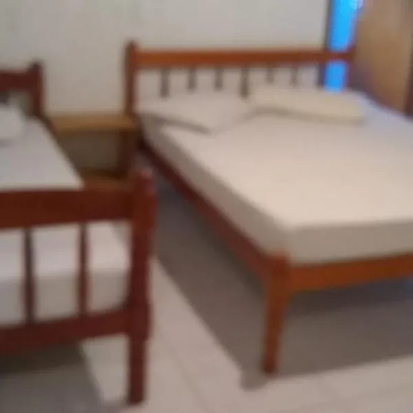 Pousada amarela