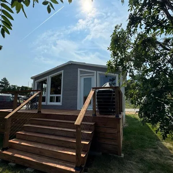 Camping St-Mathieu, hotell i Saint Mathieu de Rioux