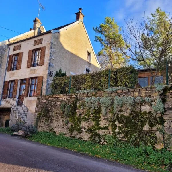 Maison de charme 175m2 - 5 chambres, hotel v destinaci Aignay-le-Duc