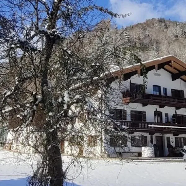 Hansenbauernhof inkl. Chiemgaukarte, hotel v destinaci Ruhpolding
