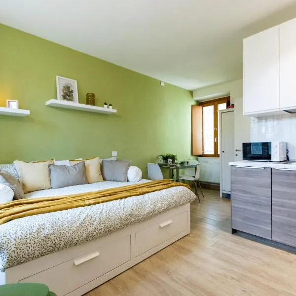 Elm Alley Apartment - Baveno - Free Wi-Fi, hotel v destinaci Baveno